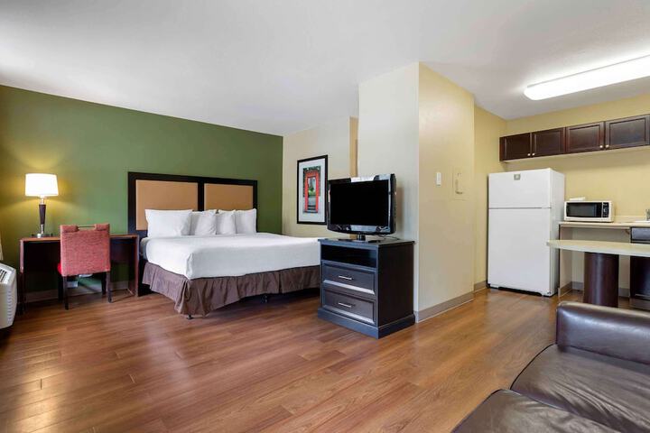 Room 15 of 34