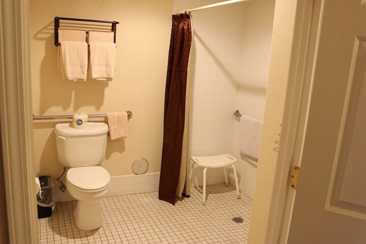 Room 28 of 51