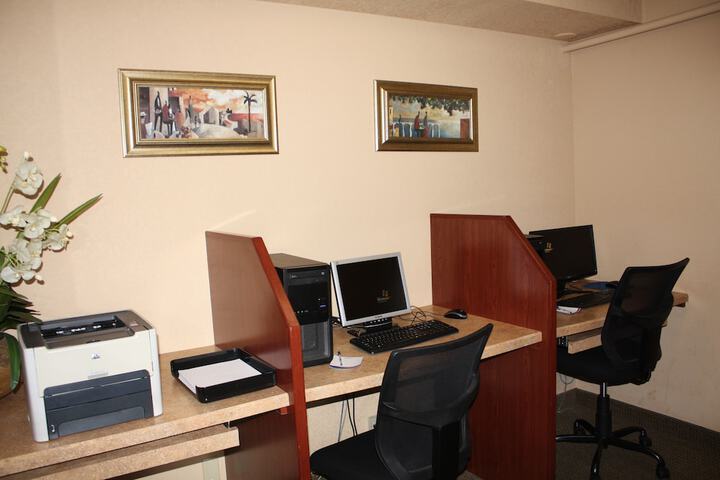 Business Center 44 of 44