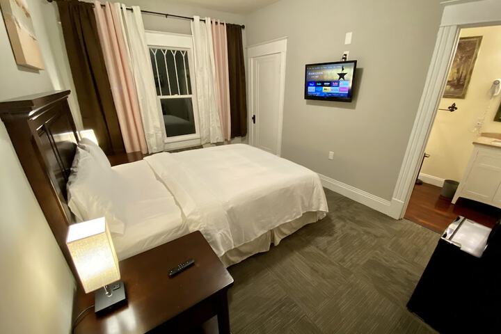 Room 7 of 34