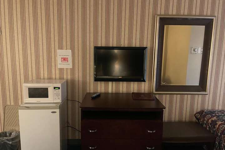 Room 10 of 22