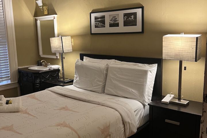 Room 43 of 54