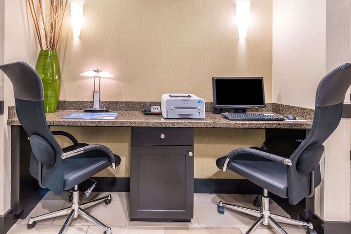 Business Center 23 of 24