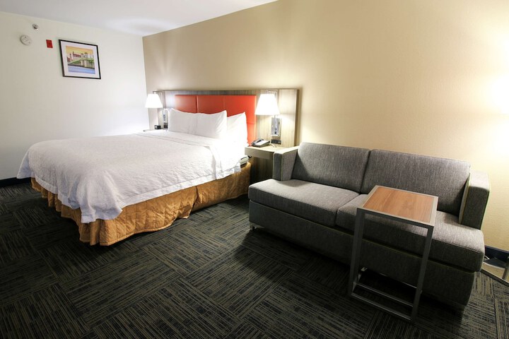 Room 27 of 44