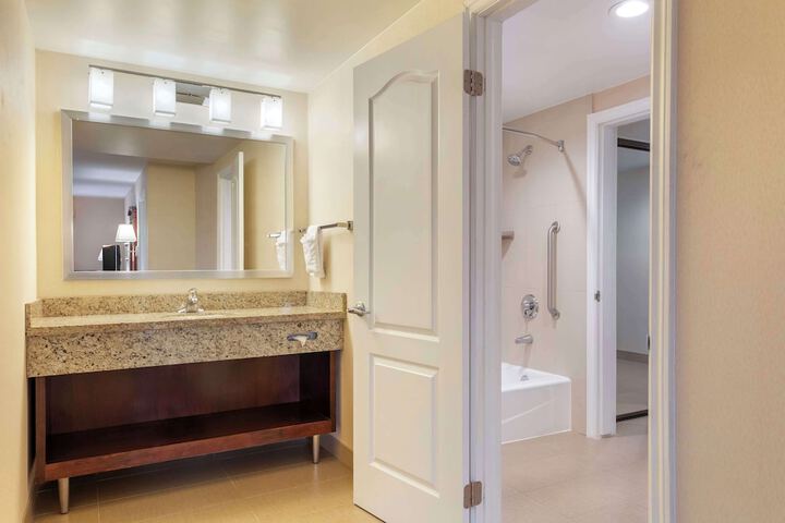 Best Western Plus West Covina Inn