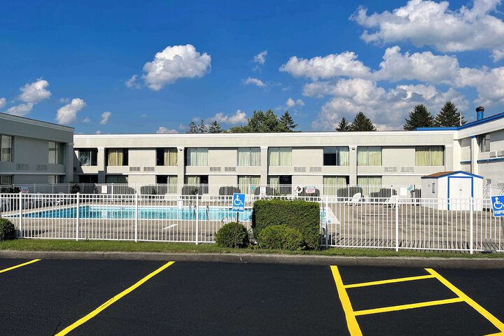 Studio 6 Suites Clarion PA