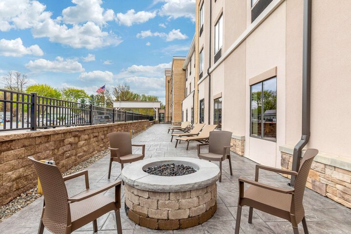Comfort Inn & Suites Schenectady - Scotia