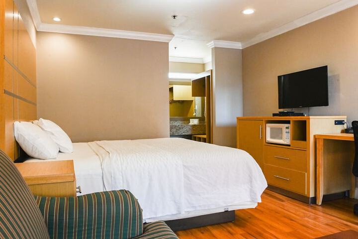 Room 16 of 28