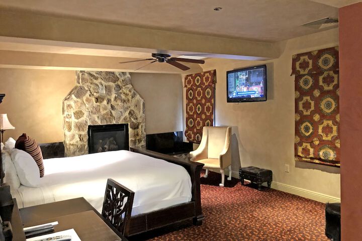 Border House at Crystal Bay Casino