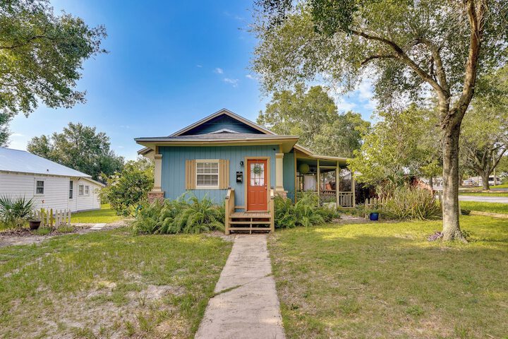 Lake Wales Vacation Rental w / Screened-in Porch!