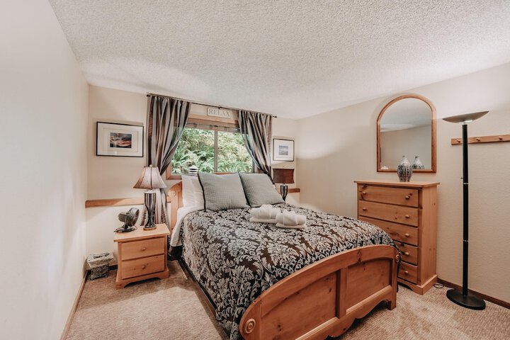 84SW - Sauna - Soaker Tub - Fireplace - Sleeps 6