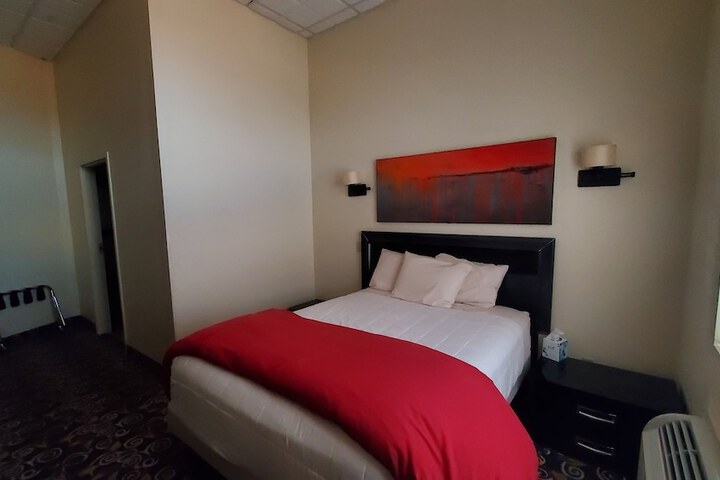 Lowell Inn