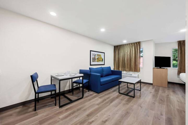 Room 9 of 29