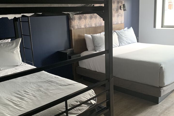 Room 43 of 74