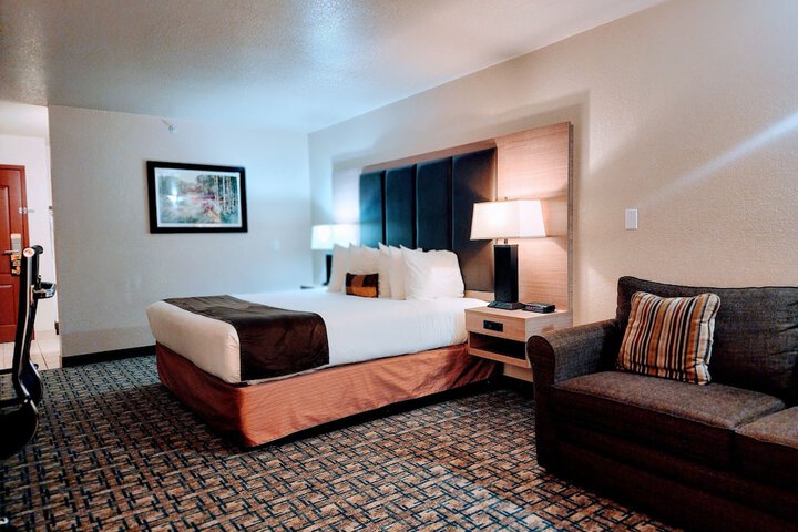 Room 27 of 35
