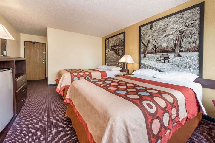 Room 14 of 15