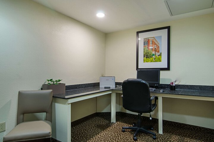 Business Center 47 of 50