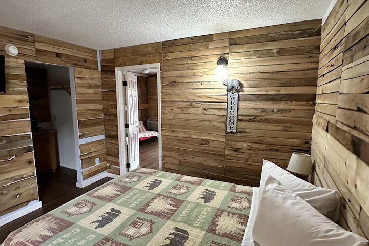 Room 7 of 36