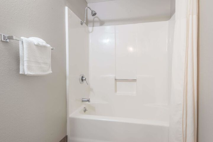 Room 4 of 15
