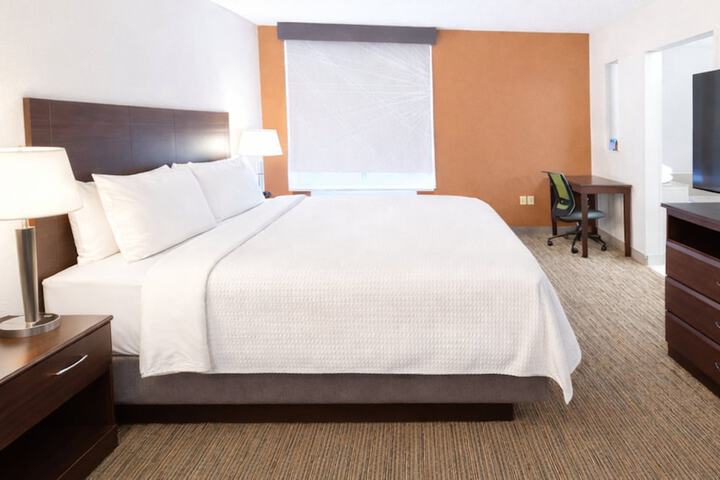 Holiday Inn Express & Suites Winner by IHG
