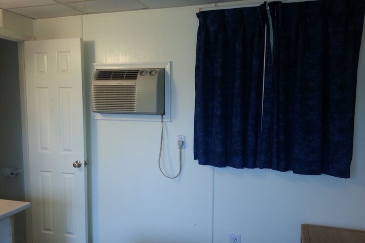 Room 9 of 18