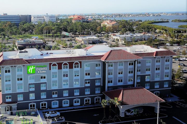 Hotel 4 of 106