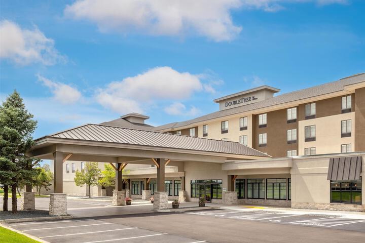 DoubleTree by Hilton Owatonna