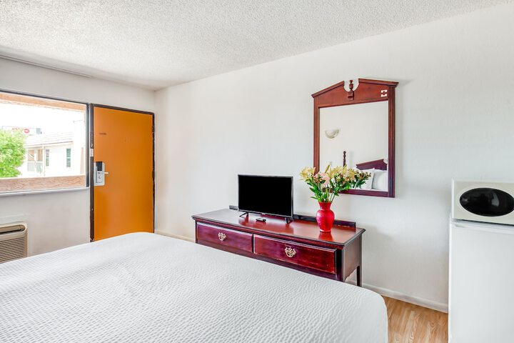 Room 9 of 23
