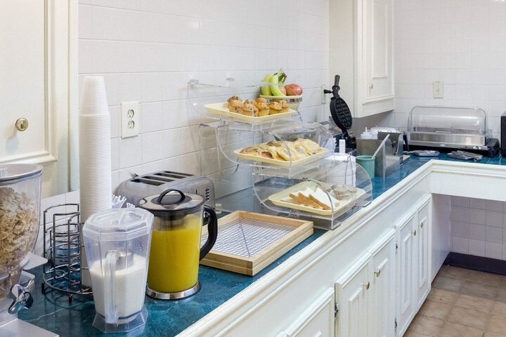 Breakfast/Coffee Service 27 of 31