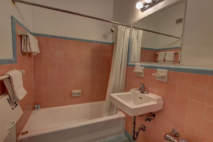Room 11 of 34