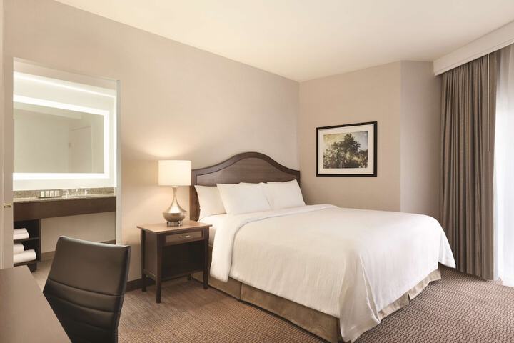Room 21 of 38