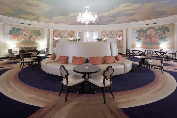 Hotel Roanoke & Conference Center Curio Collection by Hilton