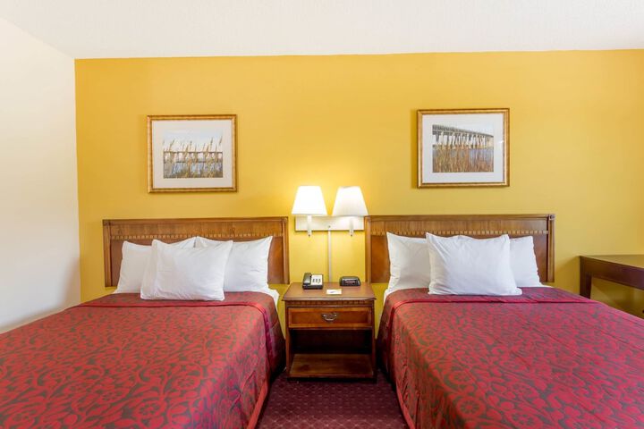 Room 6 of 15