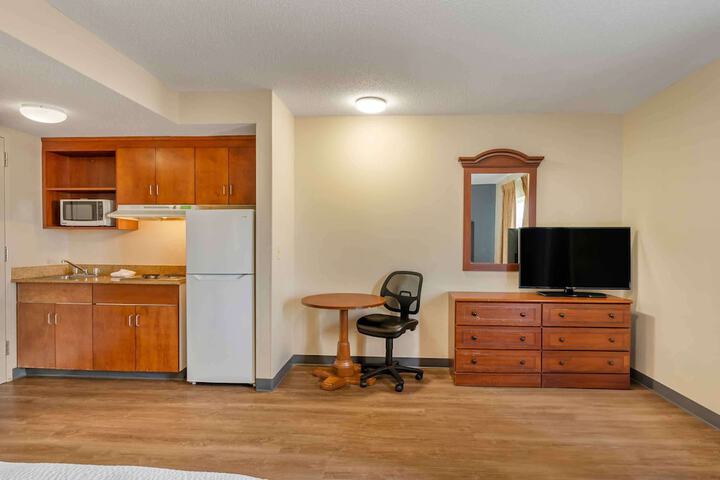 Room 9 of 34