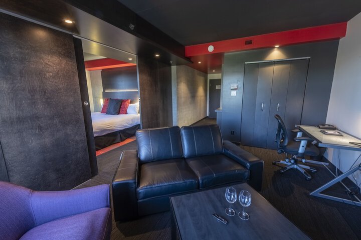 Room 44 of 61