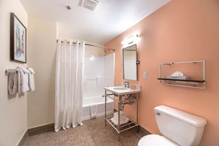 Room 16 of 60