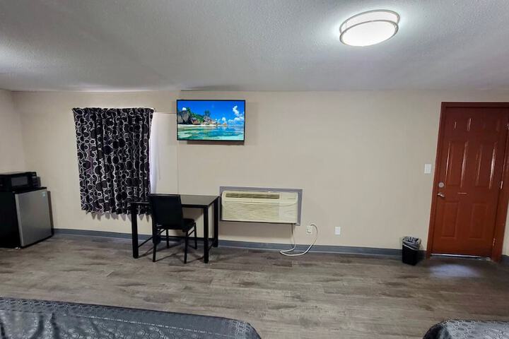Budget Inn & Suites