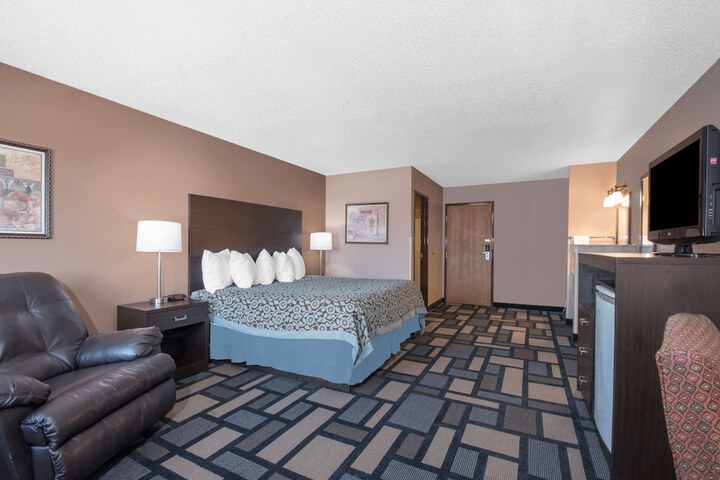Room 13 of 27