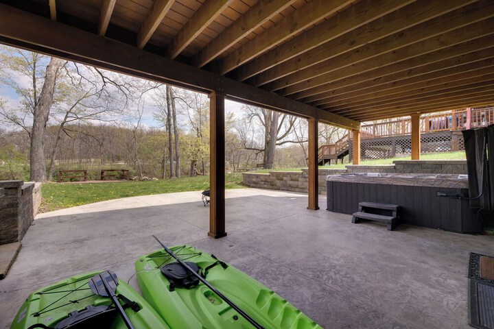 Waterfront Home on Lake Milton: Dock Hot Tub