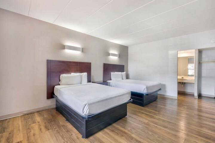 Room 16 of 29