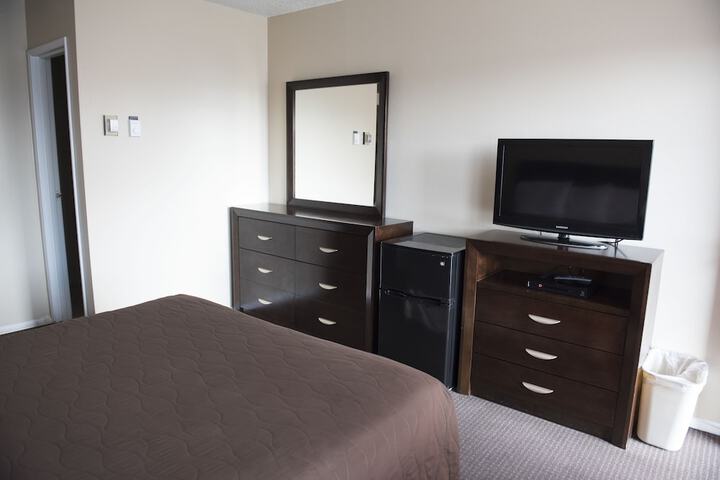 Room 6 of 12