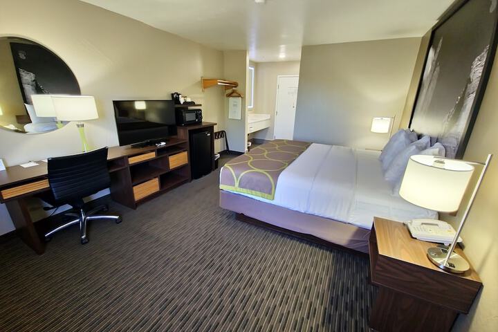 Room 54 of 65