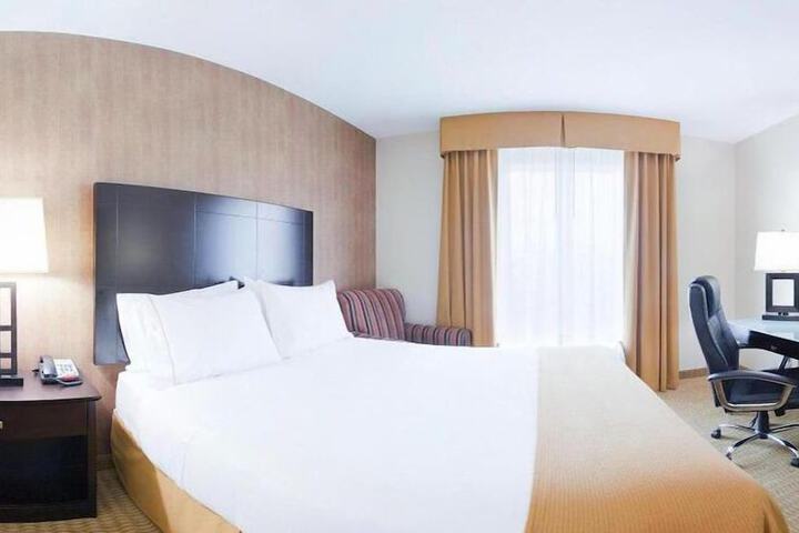 Holiday Inn Express Hotel & Suites Lebanon by IHG