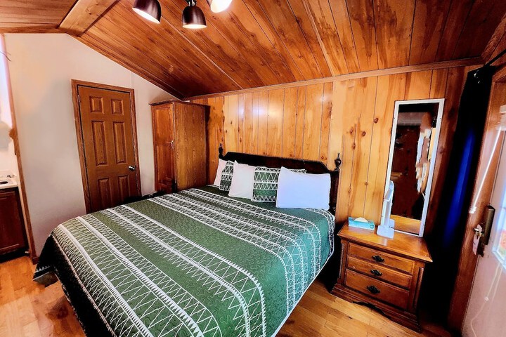 Room 15 of 19