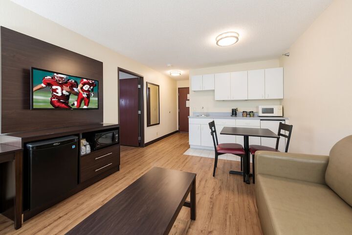 Room 21 of 32