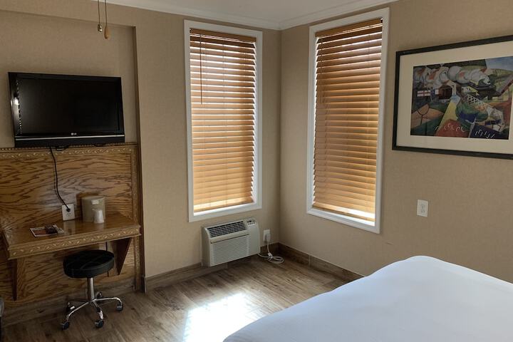 Room 14 of 21