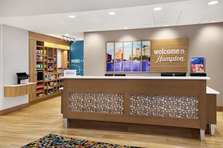 Hampton Inn & Suites Syracuse North Airport Area