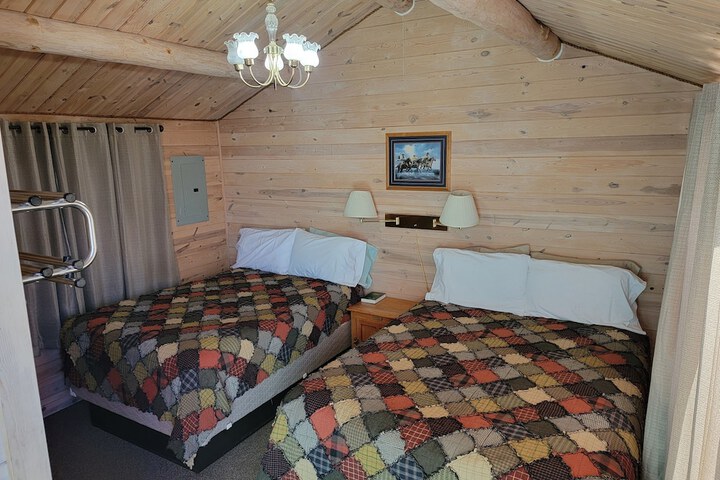 Room 10 of 32
