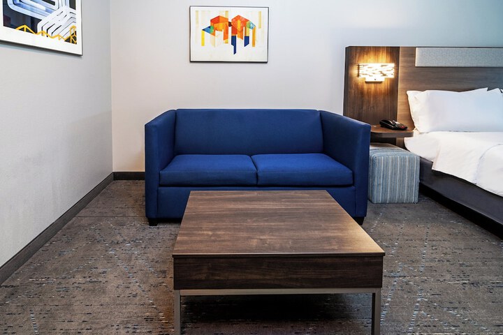 Room 18 of 40