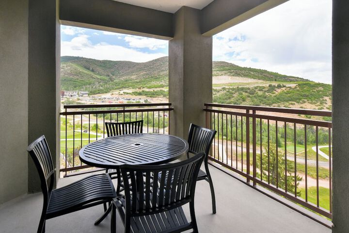 Grand Summit Hotel - Canyons Village a RockResort